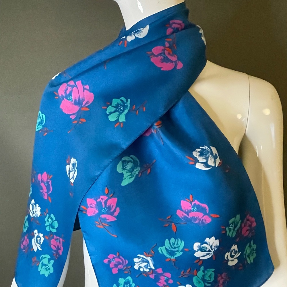 Vintage Electric Blue Scarf 10 In by 48 In Excellent Condition